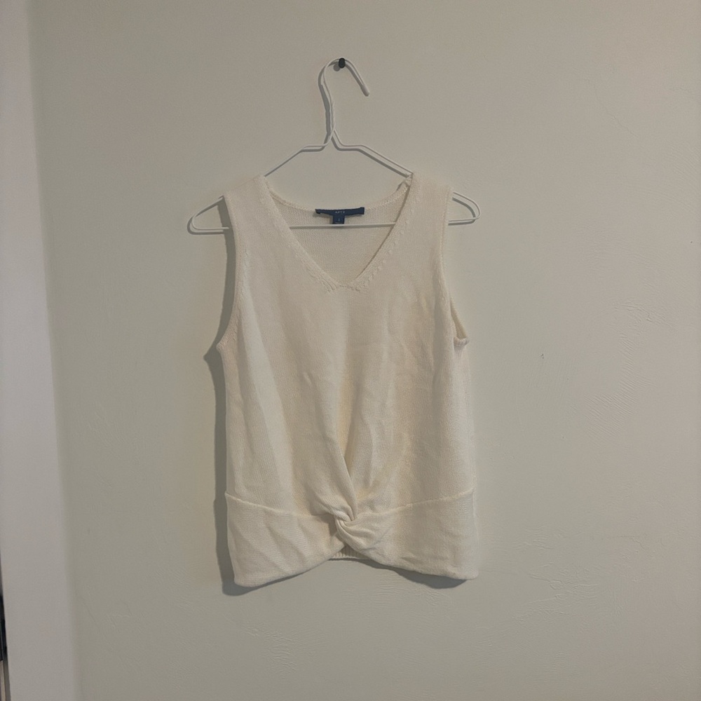 apt 9 top/sweater vest